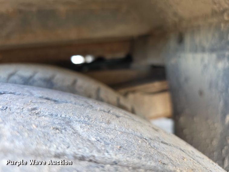 image for item FI0601 2008 Ford E450 Super Duty shuttle bus