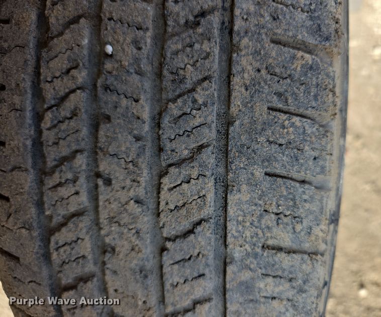 image for item FI0601 2008 Ford E450 Super Duty shuttle bus