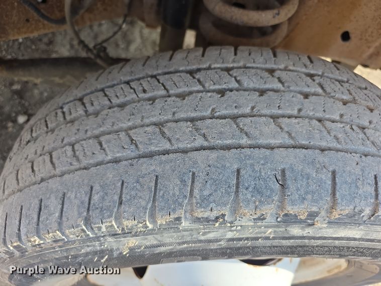 image for item FI0601 2008 Ford E450 Super Duty shuttle bus