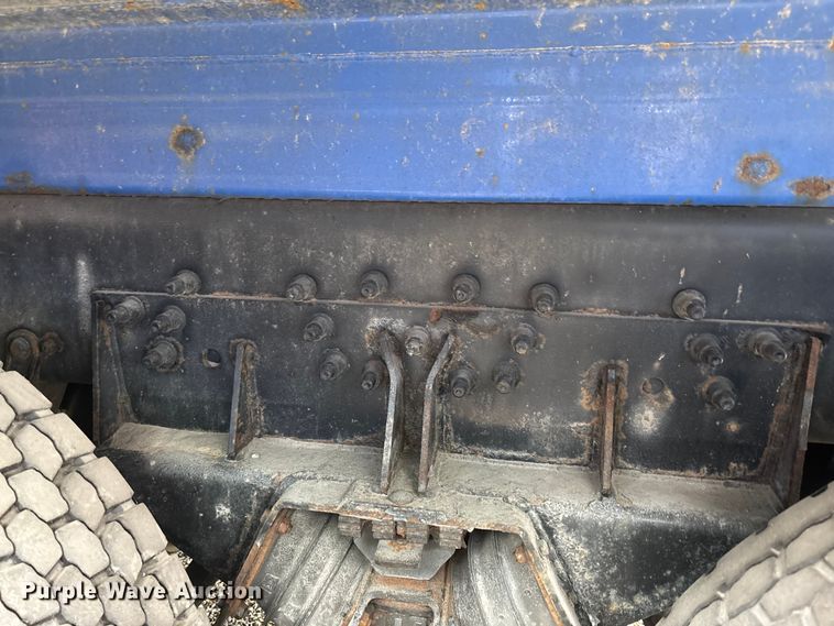 image for item FI0699 2014 Mack LE600 refuse truck