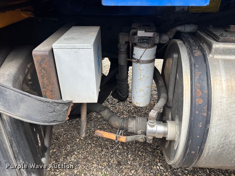 image for item FI0699 2014 Mack LE600 refuse truck