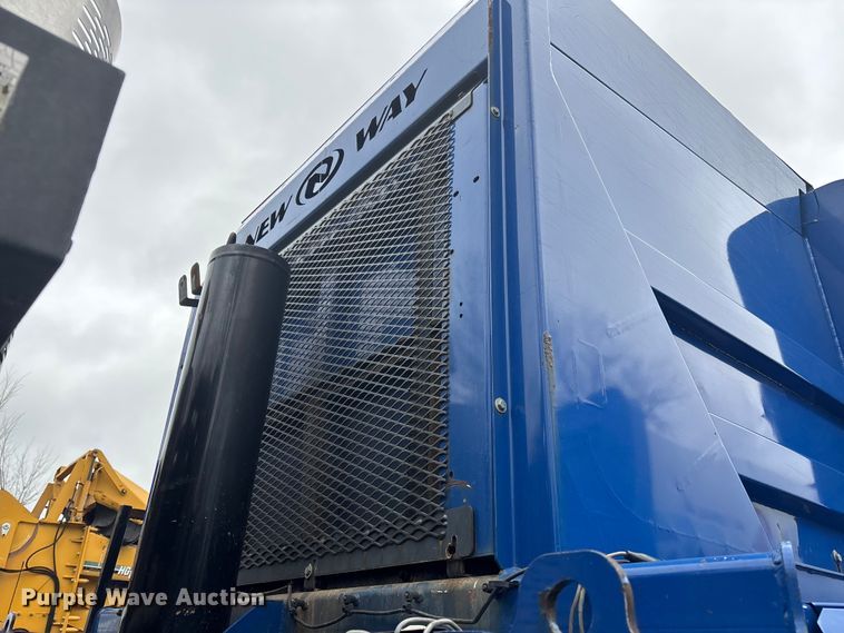 image for item FI0699 2014 Mack LE600 refuse truck