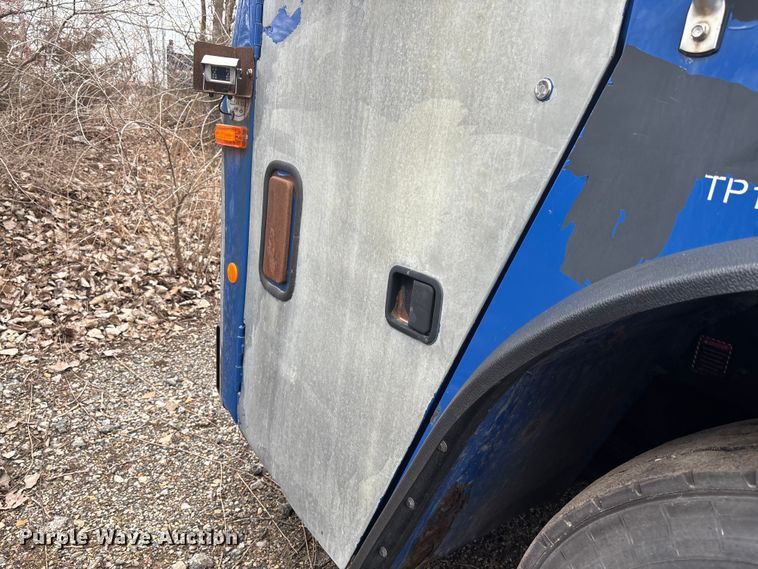 image for item FI0699 2014 Mack LE600 refuse truck