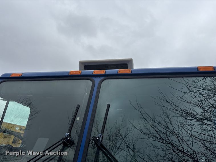 image for item FI0699 2014 Mack LE600 refuse truck