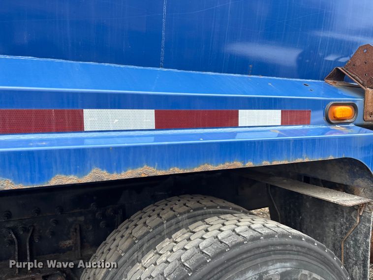 image for item FI0699 2014 Mack LE600 refuse truck