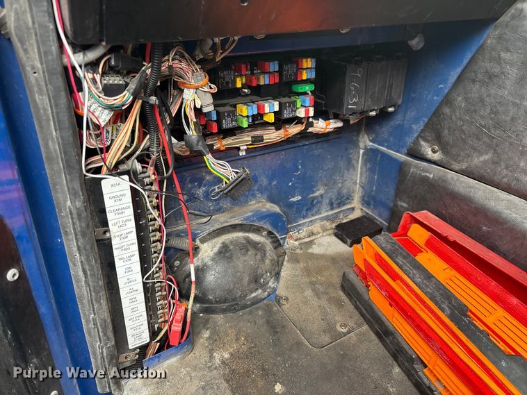 image for item FI0699 2014 Mack LE600 refuse truck