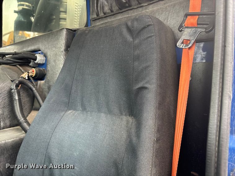 image for item FI0699 2014 Mack LE600 refuse truck