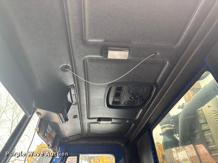 image for item FI0699 2014 Mack LE600 refuse truck