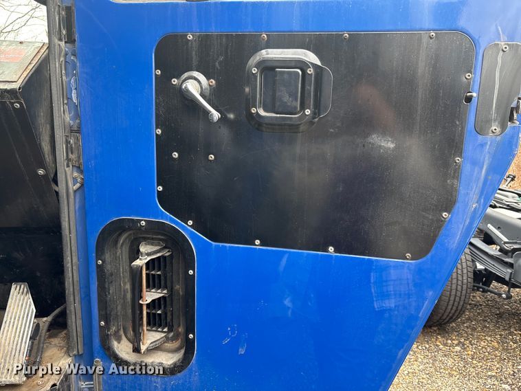 image for item FI0699 2014 Mack LE600 refuse truck