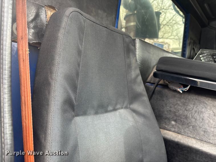 image for item FI0699 2014 Mack LE600 refuse truck