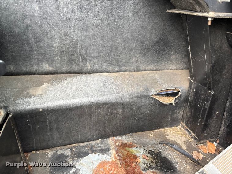 image for item FI0699 2014 Mack LE600 refuse truck