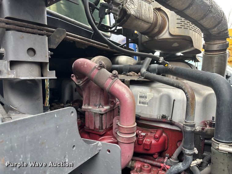 image for item FI0699 2014 Mack LE600 refuse truck