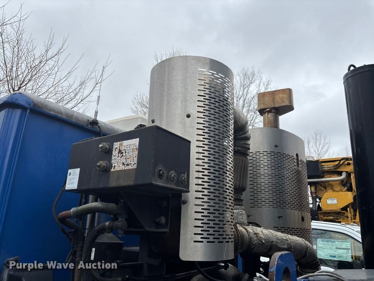 image for item FI0699 2014 Mack LE600 refuse truck