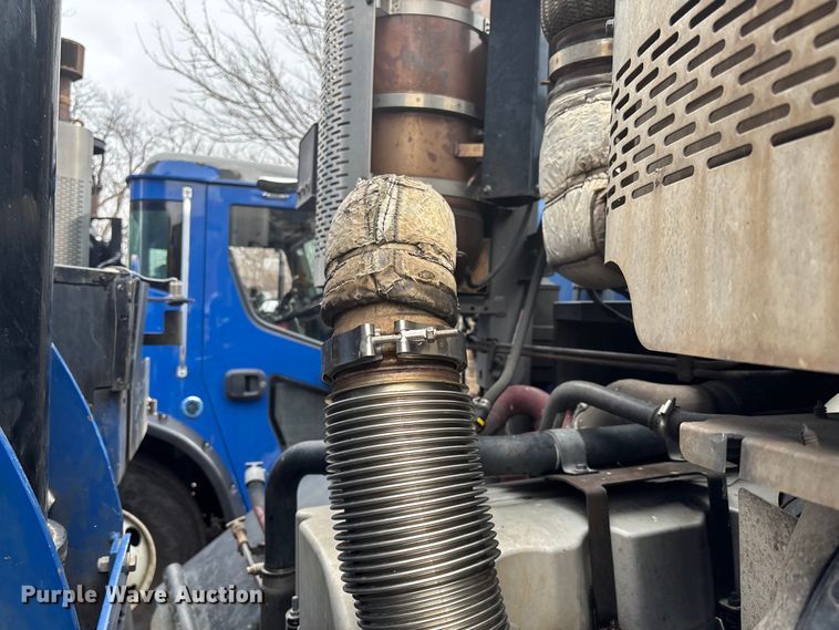 image for item FI0699 2014 Mack LE600 refuse truck