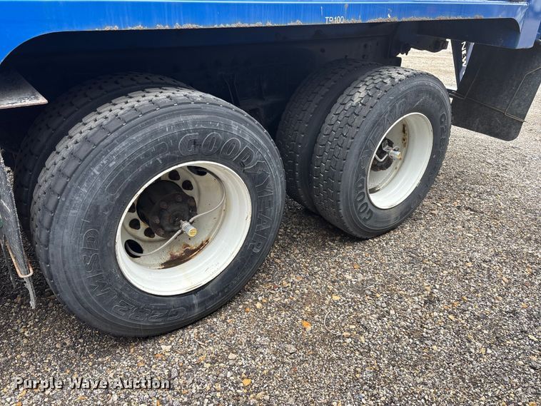 image for item FI0699 2014 Mack LE600 refuse truck