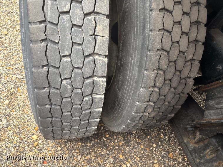 image for item FI0699 2014 Mack LE600 refuse truck