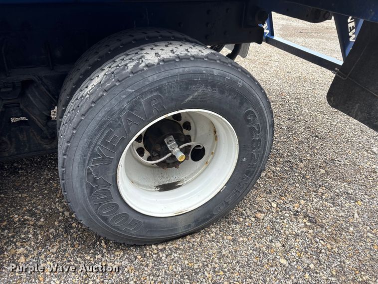 image for item FI0699 2014 Mack LE600 refuse truck