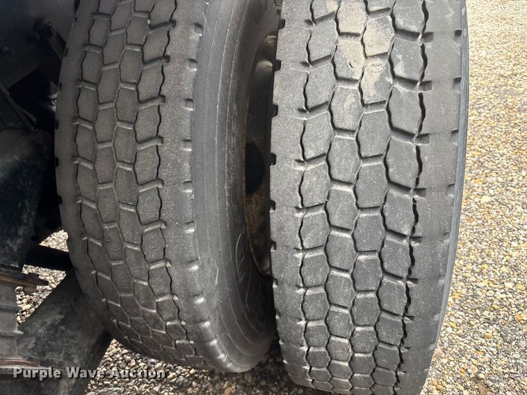 image for item FI0699 2014 Mack LE600 refuse truck