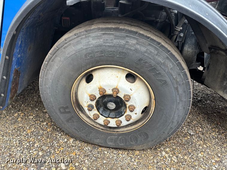 image for item FI0699 2014 Mack LE600 refuse truck