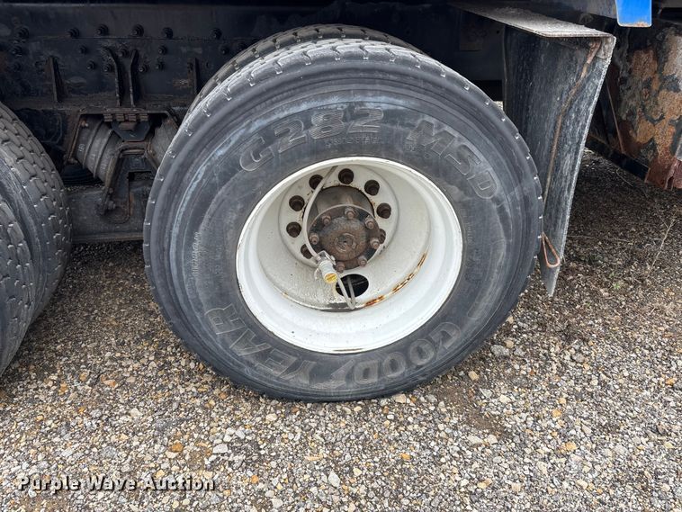 image for item FI0699 2014 Mack LE600 refuse truck