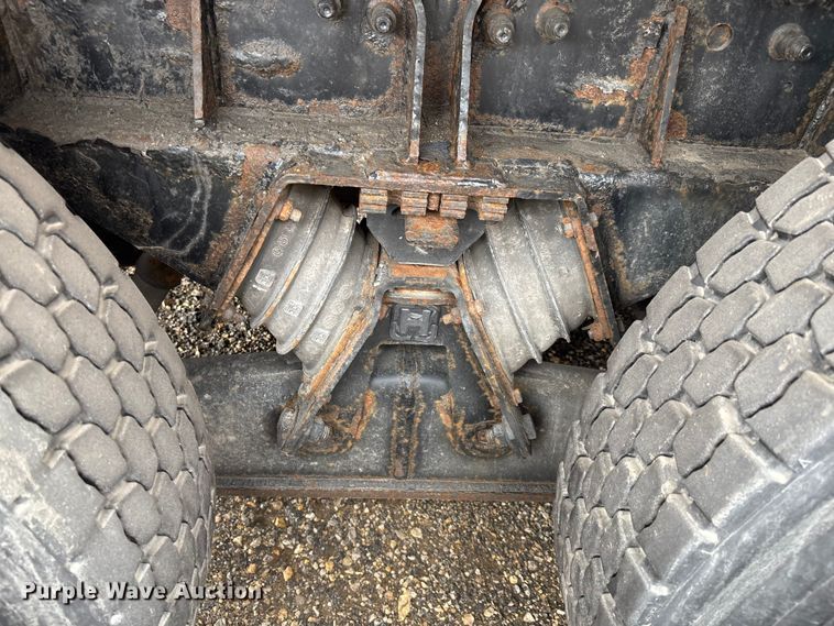 image for item FI0699 2014 Mack LE600 refuse truck