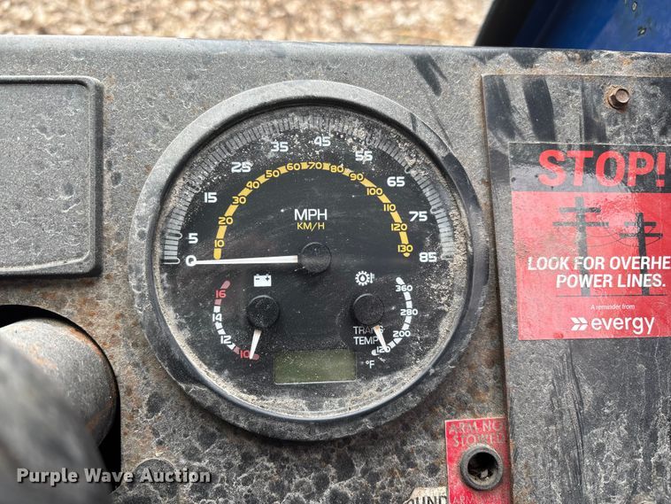 image for item FI0699 2014 Mack LE600 refuse truck