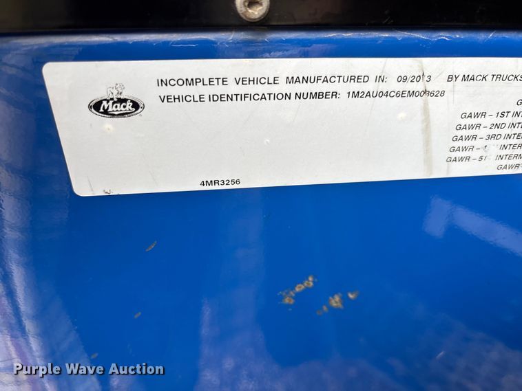 image for item FI0699 2014 Mack LE600 refuse truck