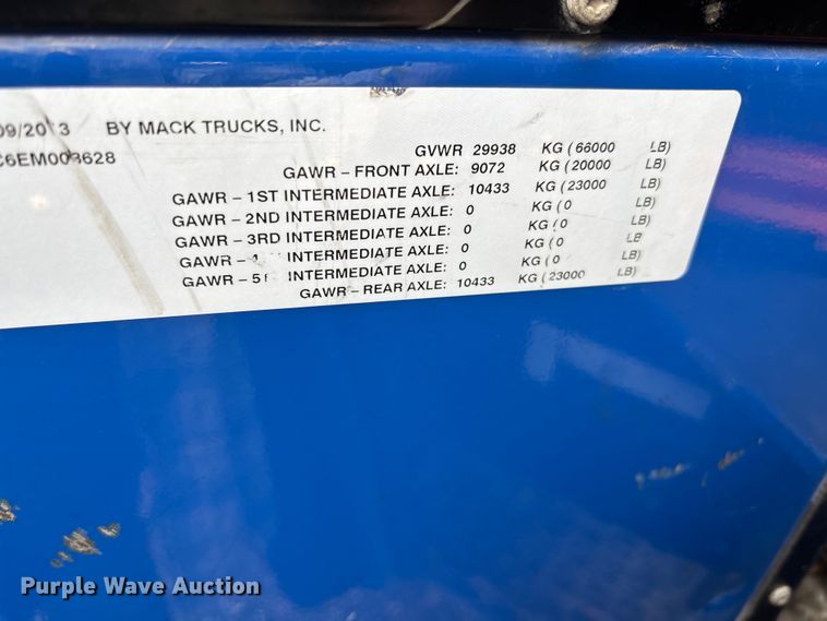 image for item FI0699 2014 Mack LE600 refuse truck