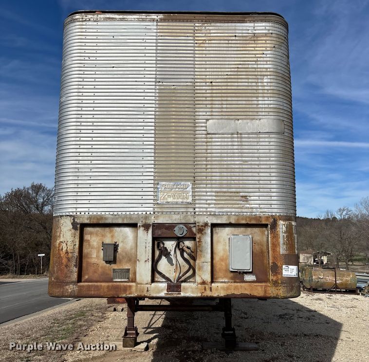 image for item FI0853 1970 Fruehauf FFZ9F240 Z-Van dry van trailer