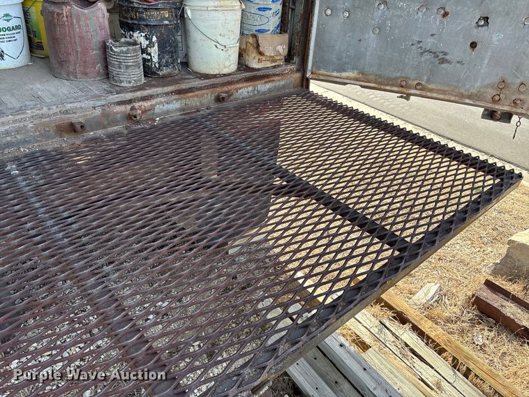 image for item FI0853 1970 Fruehauf FFZ9F240 Z-Van dry van trailer