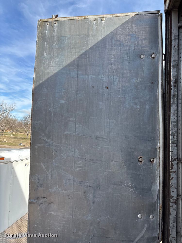 image for item FI0853 1970 Fruehauf FFZ9F240 Z-Van dry van trailer