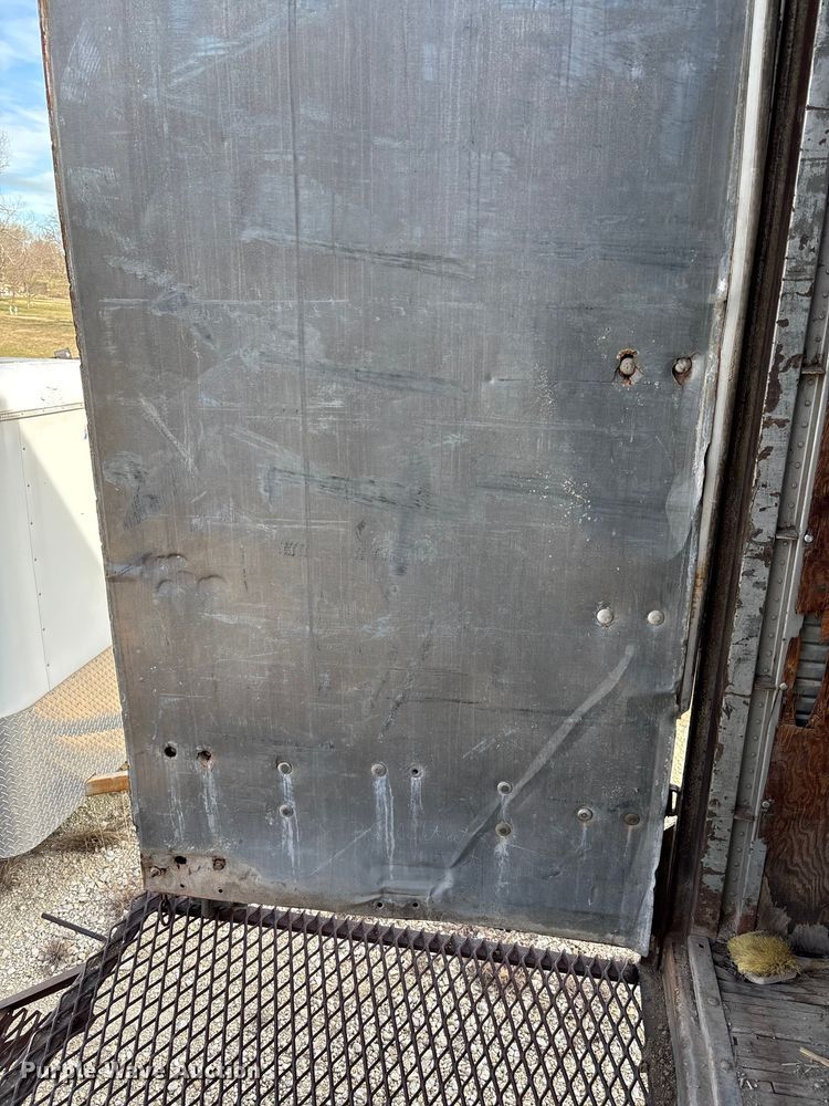 image for item FI0853 1970 Fruehauf FFZ9F240 Z-Van dry van trailer