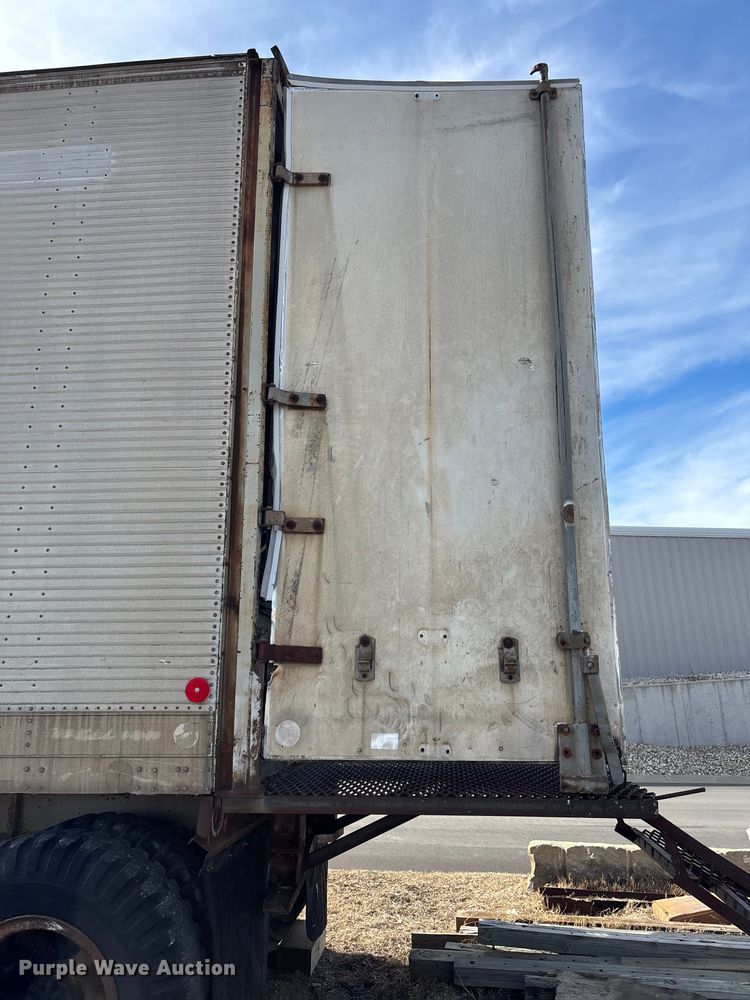 image for item FI0853 1970 Fruehauf FFZ9F240 Z-Van dry van trailer