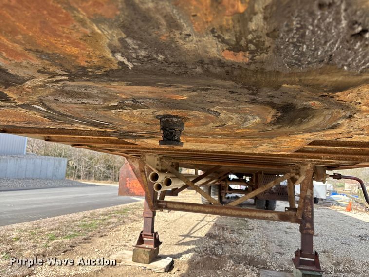 image for item FI0853 1970 Fruehauf FFZ9F240 Z-Van dry van trailer