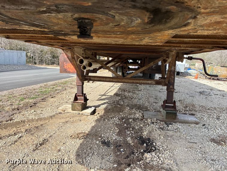 image for item FI0853 1970 Fruehauf FFZ9F240 Z-Van dry van trailer