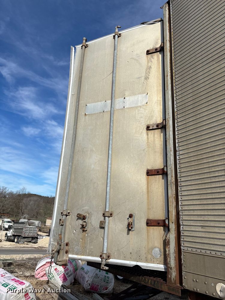 image for item FI0853 1970 Fruehauf FFZ9F240 Z-Van dry van trailer