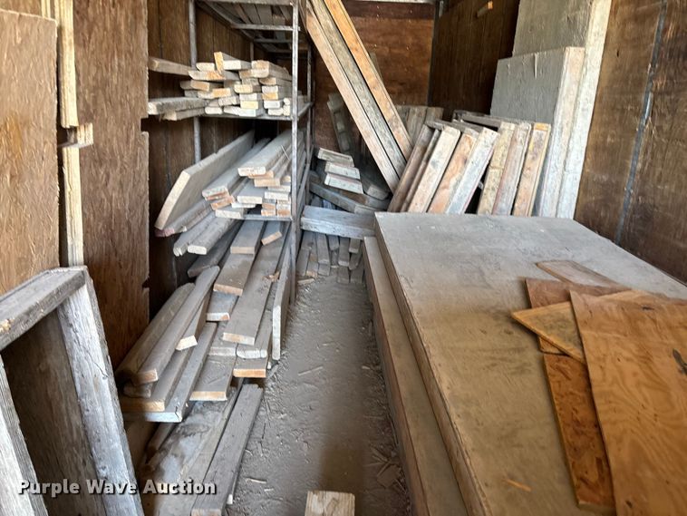 image for item FI0853 1970 Fruehauf FFZ9F240 Z-Van dry van trailer