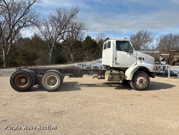 image for item FI0854 2002 Sterling LT8500 semi truck