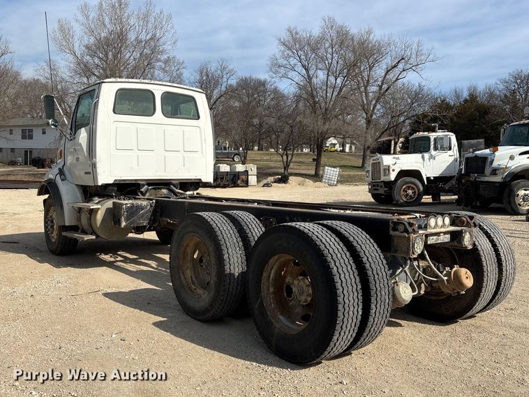 image for item FI0854 2002 Sterling LT8500 semi truck