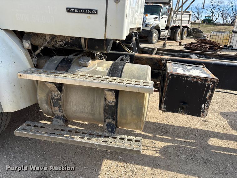 image for item FI0854 2002 Sterling LT8500 semi truck