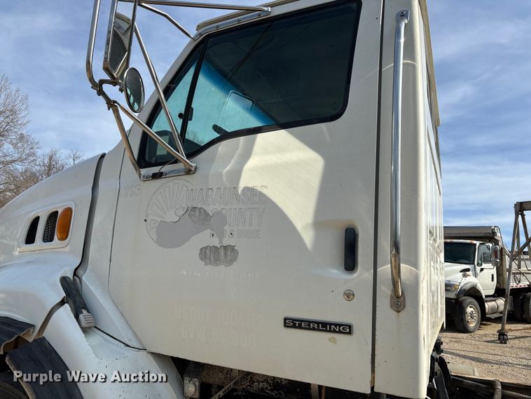 image for item FI0854 2002 Sterling LT8500 semi truck