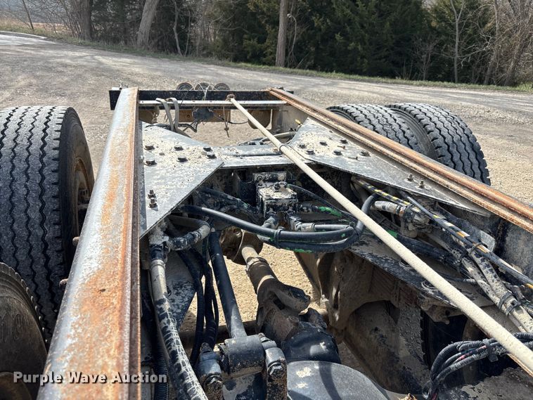 image for item FI0854 2002 Sterling LT8500 semi truck