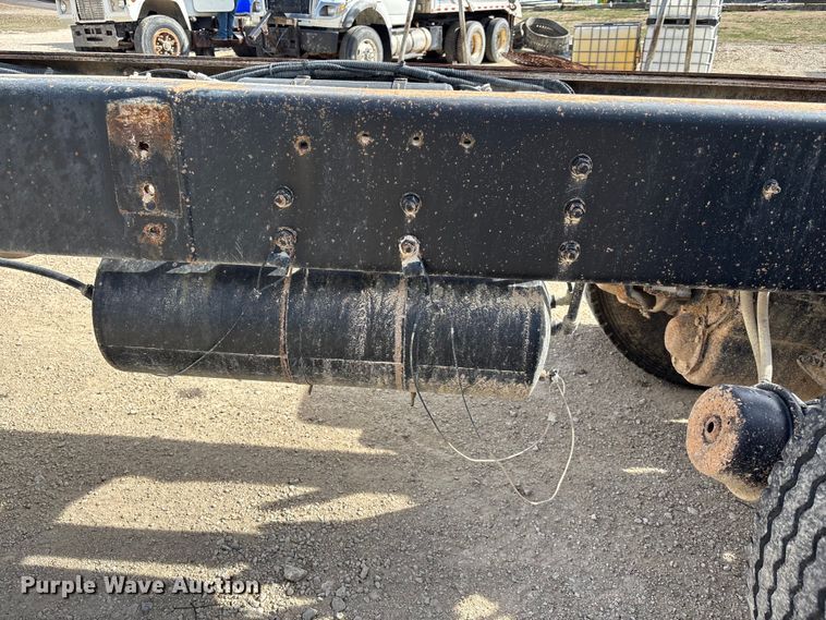 image for item FI0854 2002 Sterling LT8500 semi truck