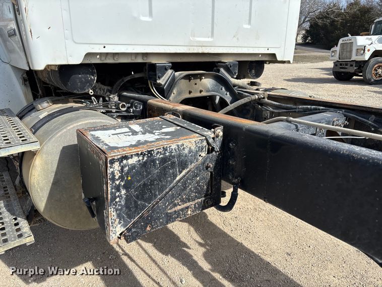 image for item FI0854 2002 Sterling LT8500 semi truck