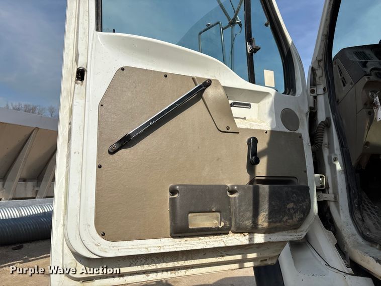 image for item FI0854 2002 Sterling LT8500 semi truck