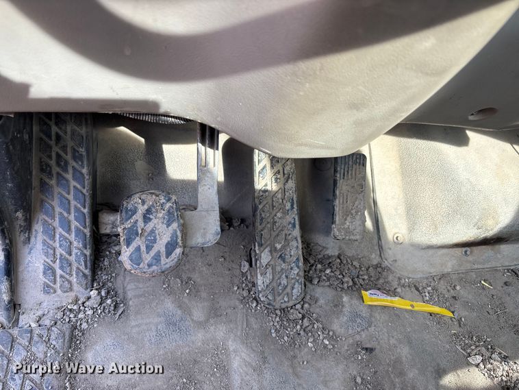 image for item FI0854 2002 Sterling LT8500 semi truck