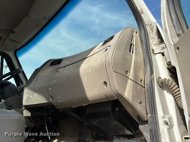 image for item FI0854 2002 Sterling LT8500 semi truck