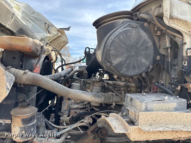 image for item FI0854 2002 Sterling LT8500 semi truck