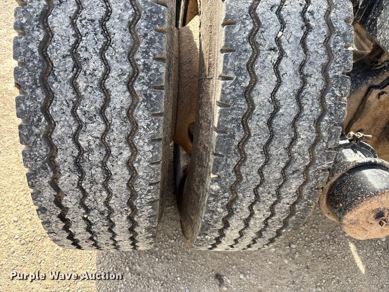 image for item FI0854 2002 Sterling LT8500 semi truck