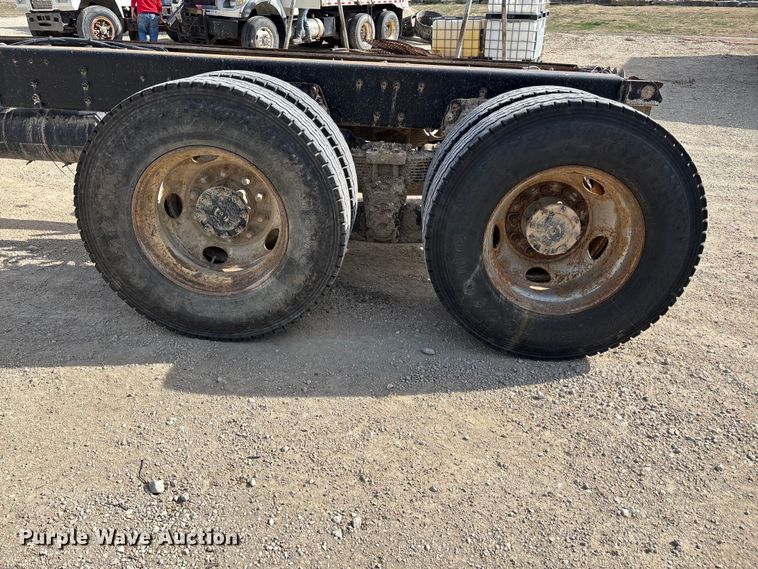 image for item FI0854 2002 Sterling LT8500 semi truck